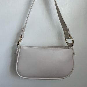 Tilly’s White Shoulder Bag